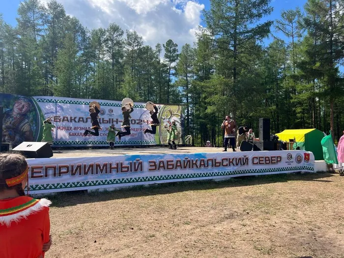 выступление коллектива "Дяндыктал"